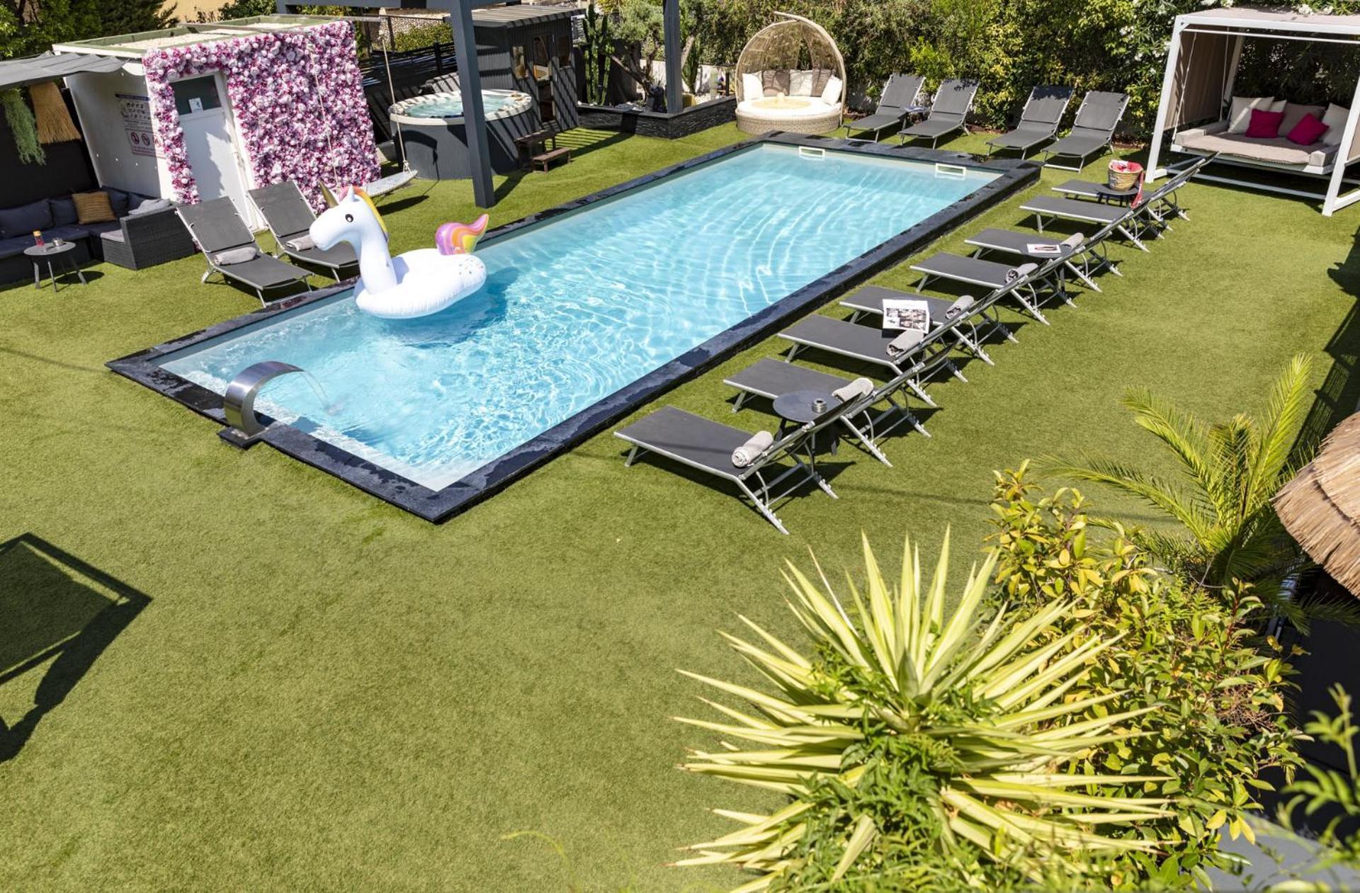 Hotel Eden Cassis - Centre-Ville- Piscine Chauffee, Jacuzzi Et Sauna - Parking Prive 3* Cassis
